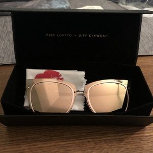 Demi Lovato Diff sunglasses